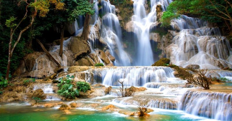 Прогулка у волшебного водопада. Лаос.